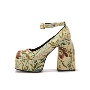 VINTAGE INSPIRED TAPESTRY PLATFORM MARY JANE HEELS